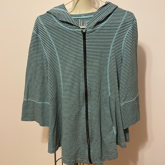 Women’s Sweatshirt Pullover Light Blue/Gray Lur Sz Large - Picture 1 of 6